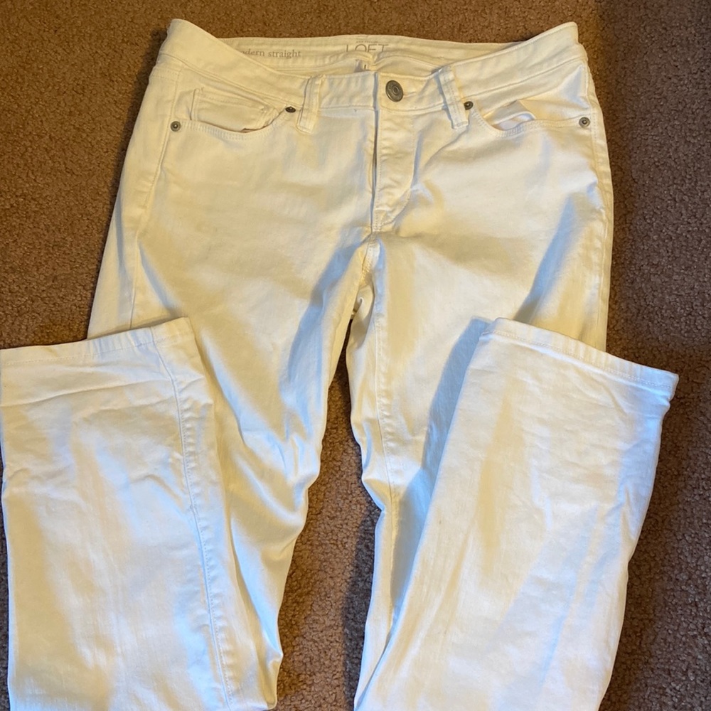 Ann Taylor Loft size 28 / 6 White straight leg jeans